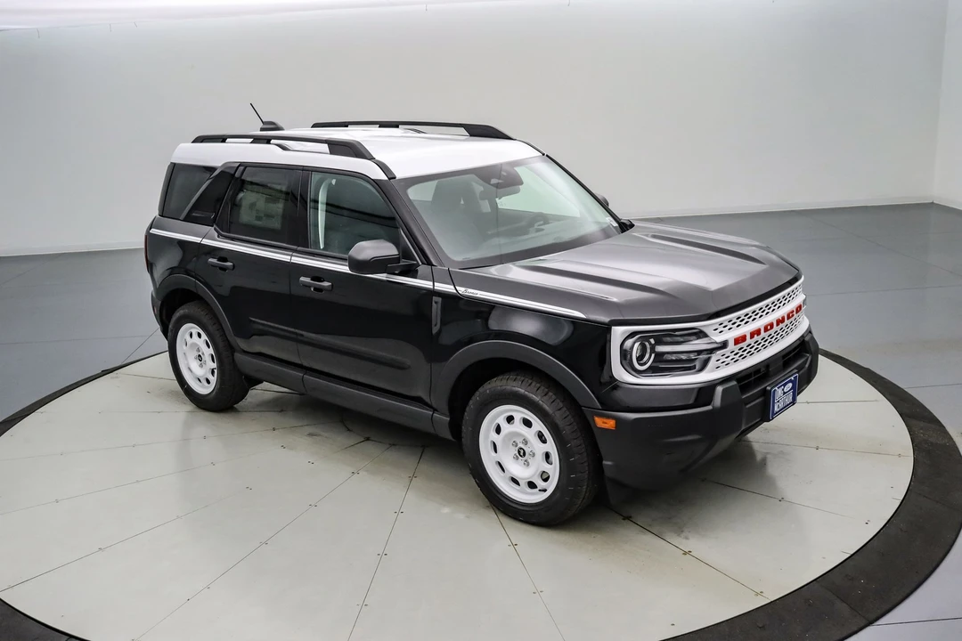 2025 Ford Bronco 6th Gen - Image 2 of 21