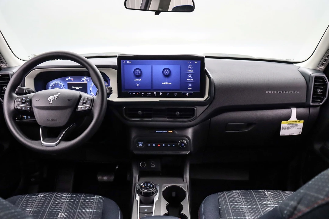2025 Ford Bronco 6th Gen - Image 18 of 21