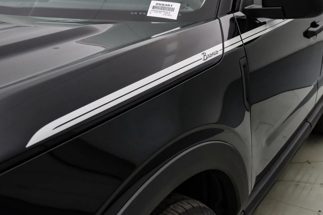 2025 Ford Bronco 6th Gen - Image 14 of 21