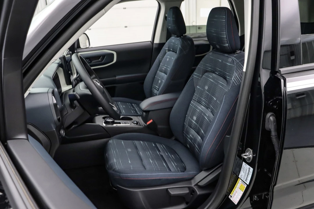 2025 Ford Bronco 6th Gen - Image 15 of 21