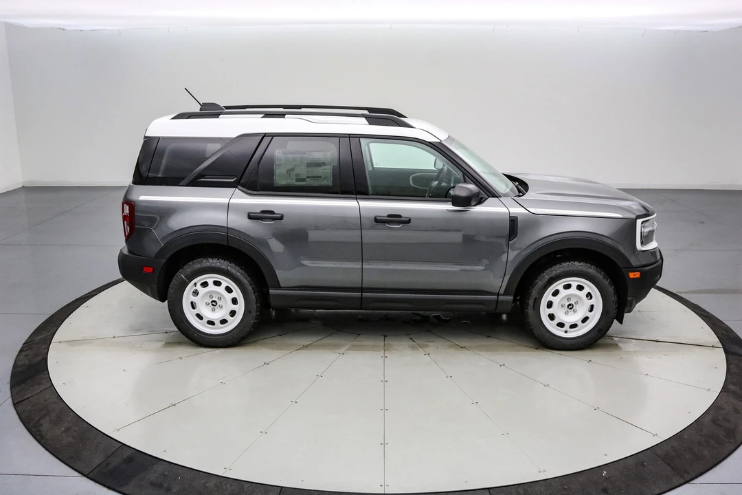 2025 Ford Bronco 6th Gen - Image 4 of 21