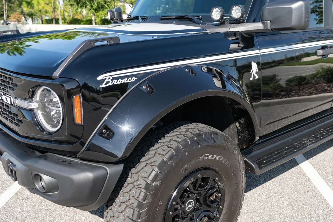 2025 Ford Bronco 6th Gen - Image 17 of 31