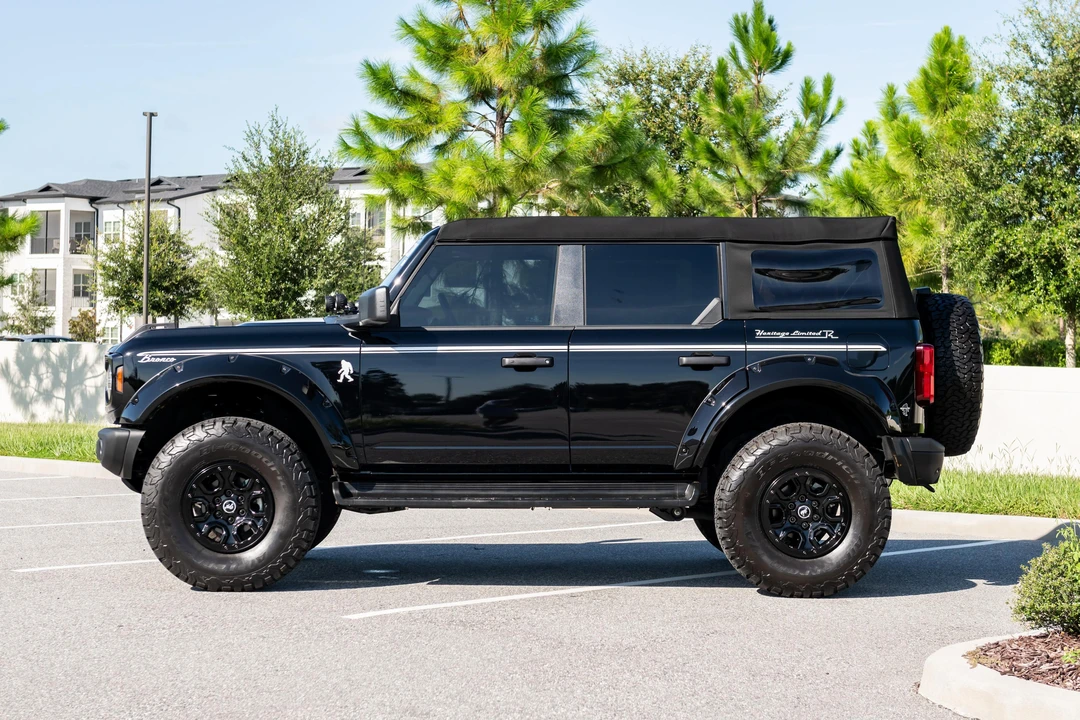 2025 Ford Bronco 6th Gen - Image 8 of 31