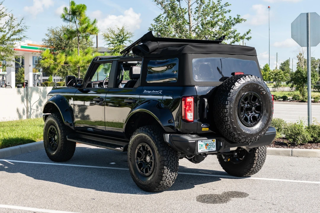 2025 Ford Bronco 6th Gen - Image 9 of 31