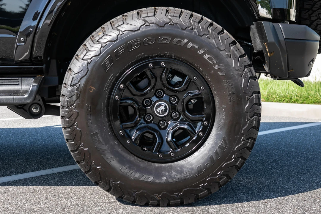 2025 Ford Bronco 6th Gen - Image 29 of 31