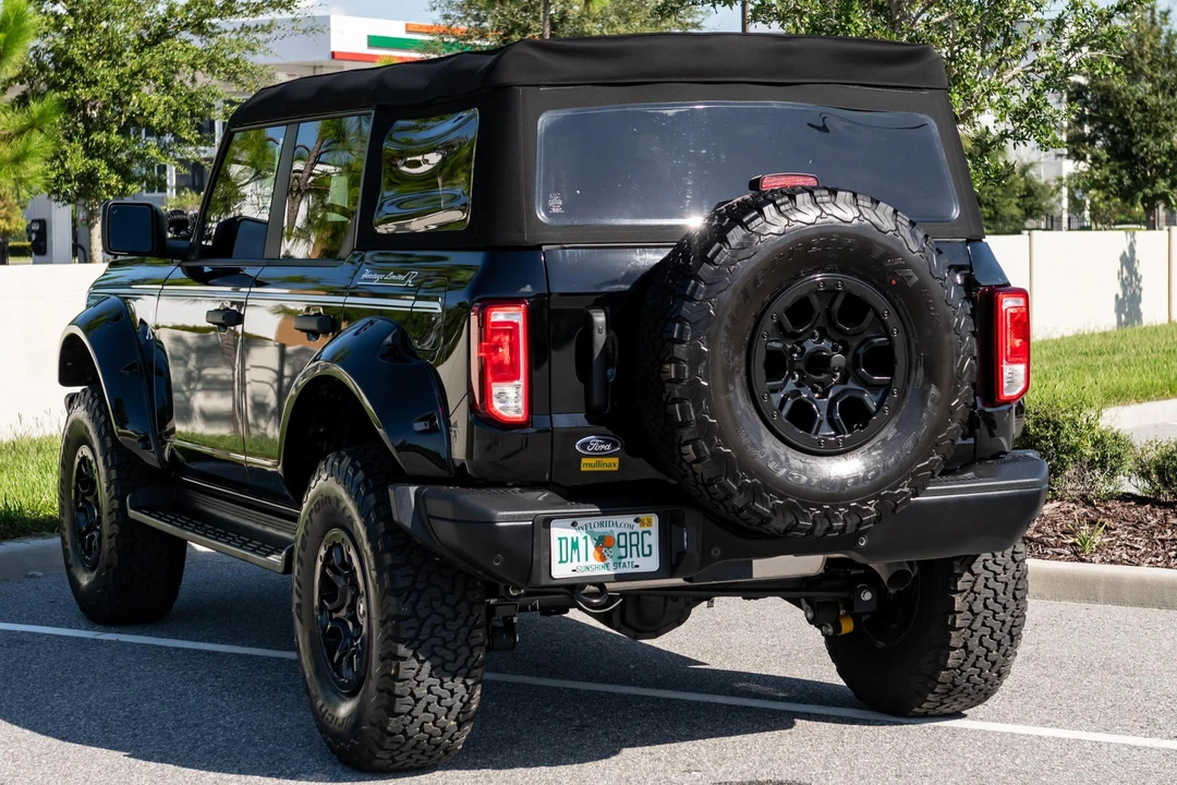 2025 Ford Bronco 6th Gen - Image 4 of 31