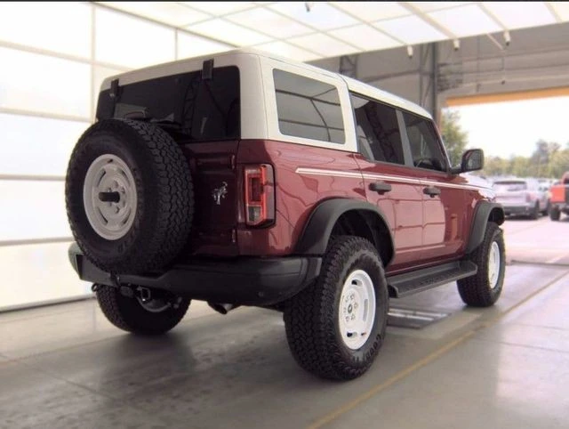 2025 Ford Bronco 6th Gen - Image 9 of 26