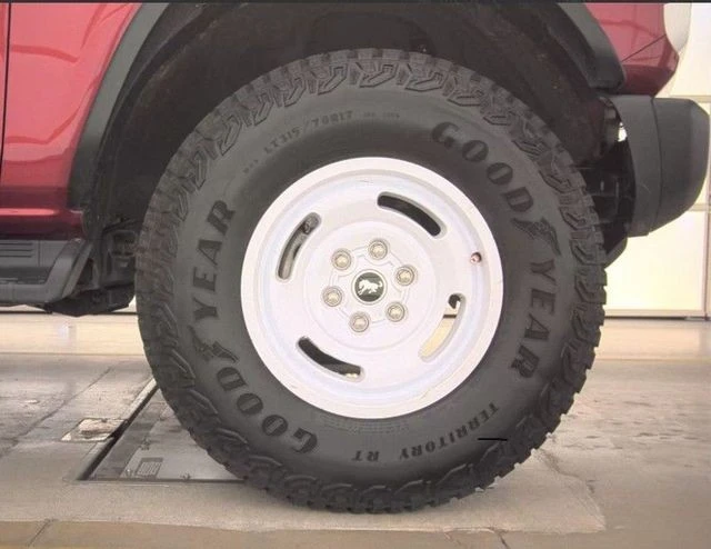 2025 Ford Bronco 6th Gen - Image 12 of 26