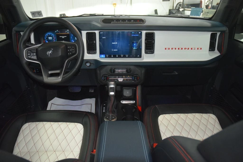 2025 Ford Bronco 6th Gen - Image 26 of 31