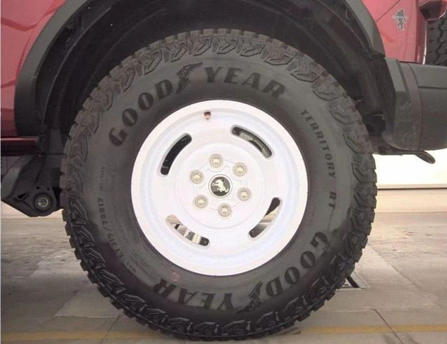 2025 Ford Bronco 6th Gen - Image 13 of 26
