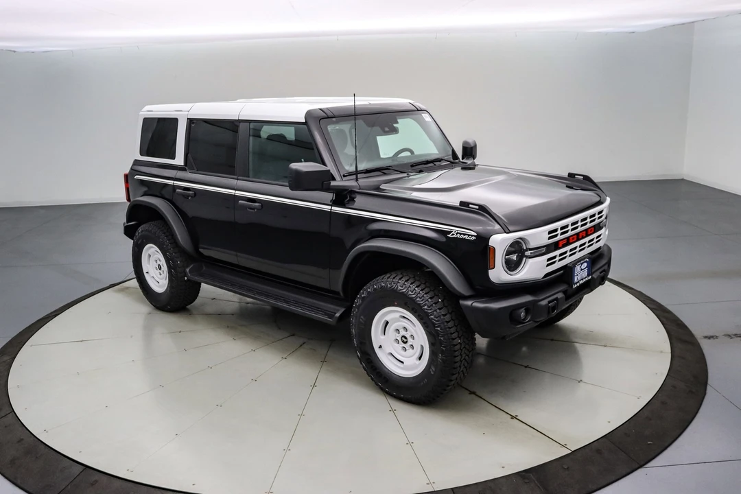 2025 Ford Bronco 6th Gen - Image 2 of 21