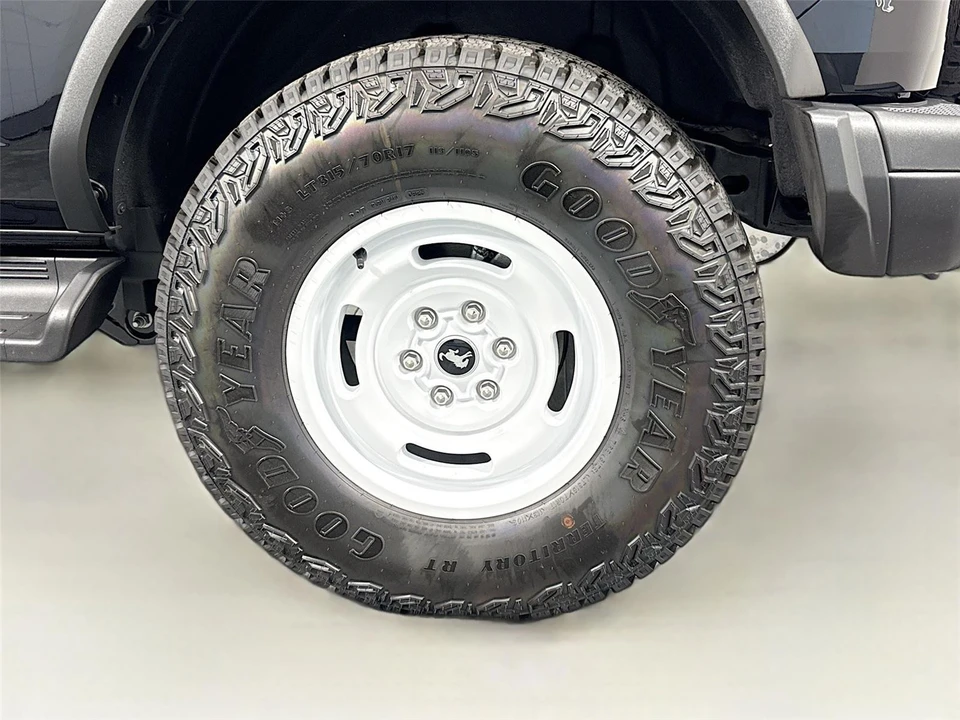 2025 Ford Bronco 6th Gen - Image 27 of 31