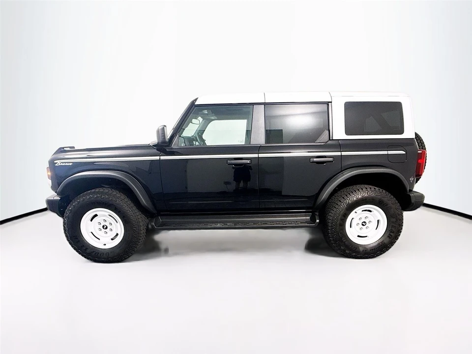 2025 Ford Bronco 6th Gen - Image 24 of 31