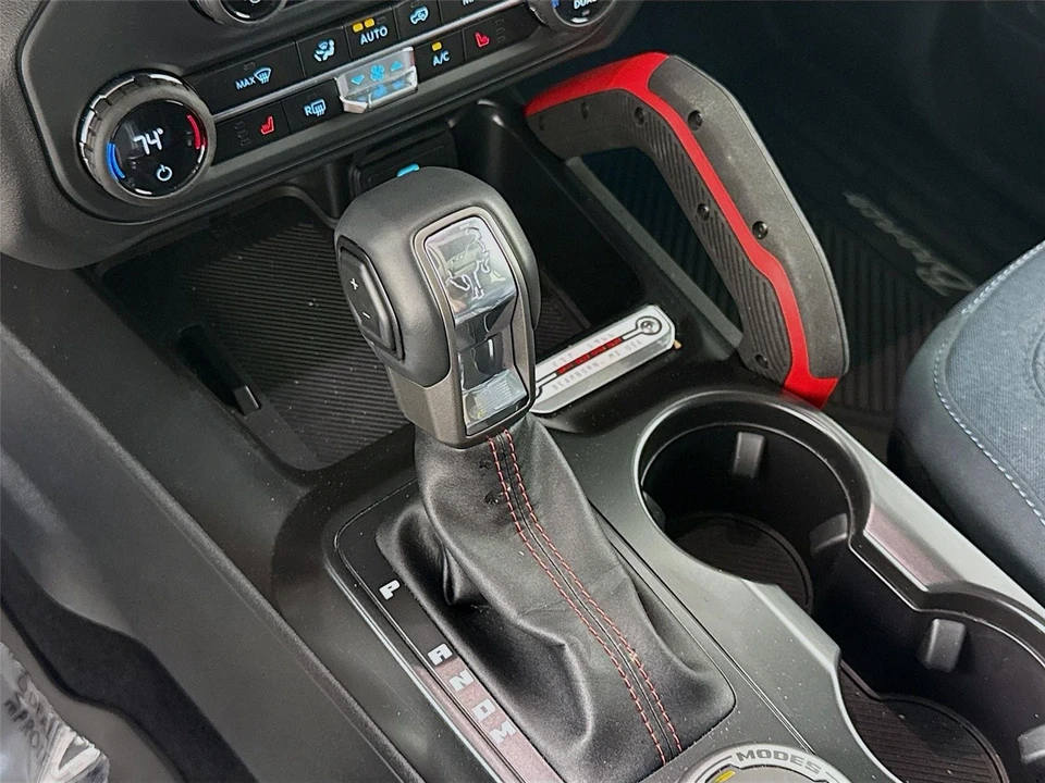 2025 Ford Bronco 6th Gen - Image 15 of 31