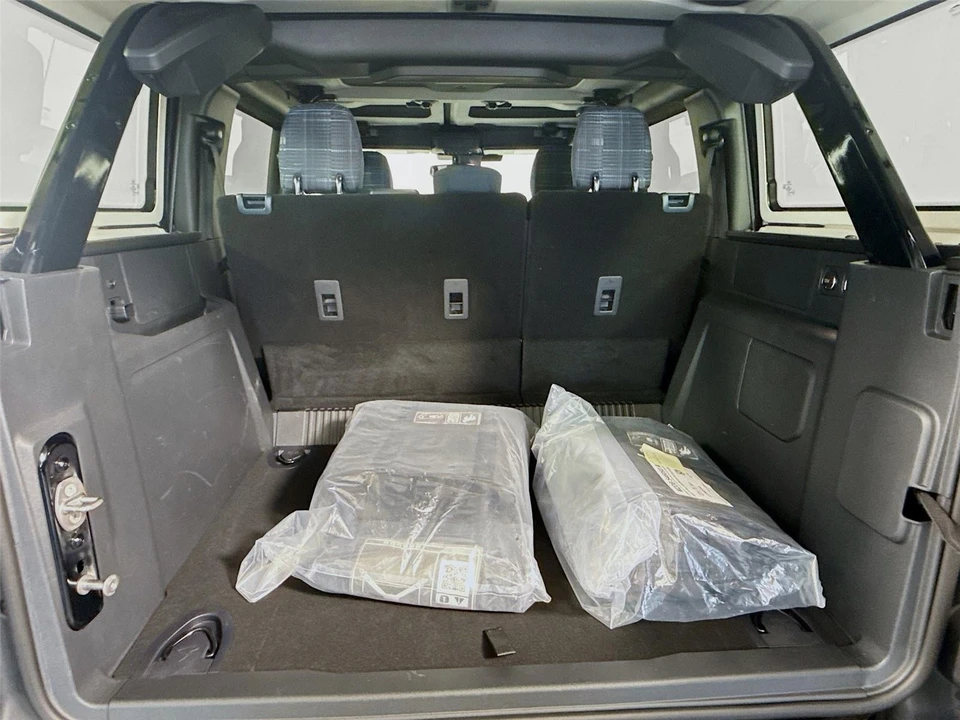 2025 Ford Bronco 6th Gen - Image 18 of 31