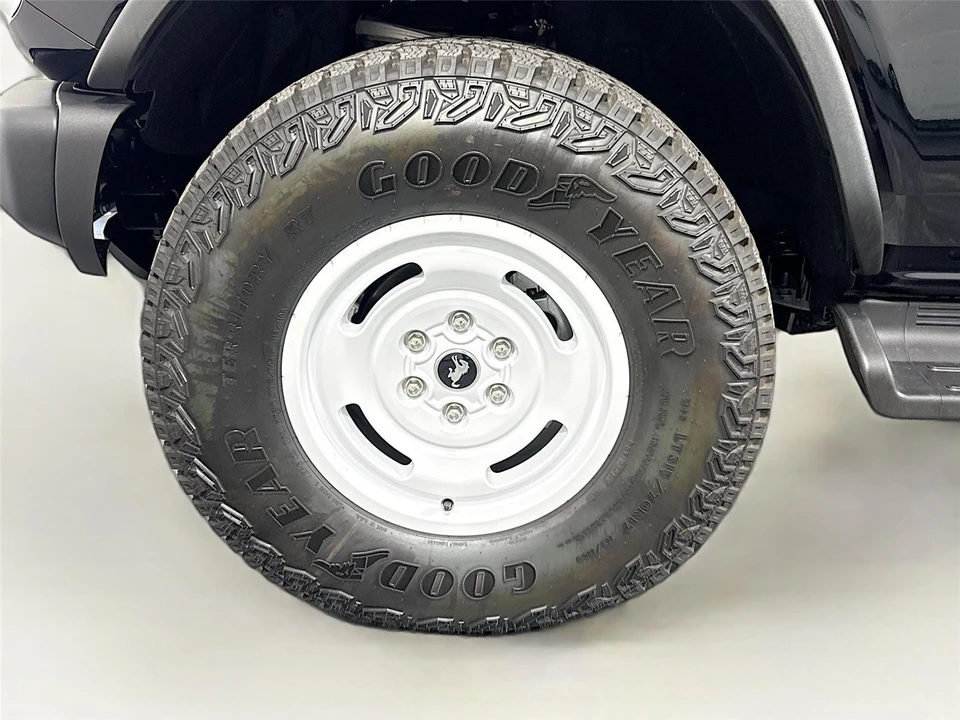 2025 Ford Bronco 6th Gen - Image 26 of 31