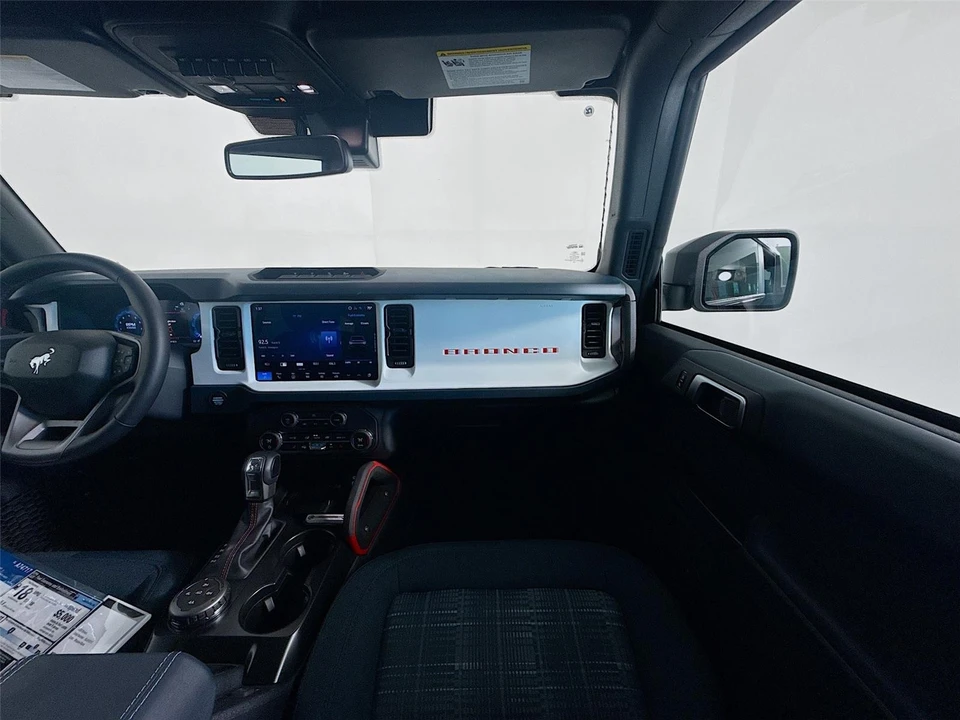 2025 Ford Bronco 6th Gen - Image 19 of 31