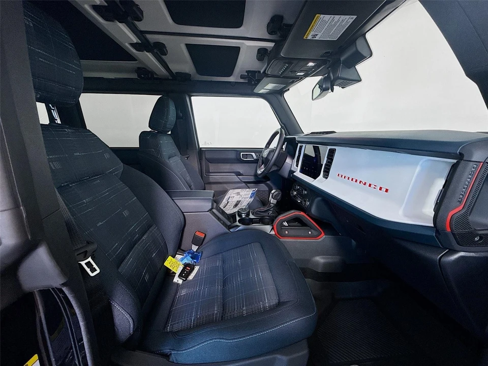 2025 Ford Bronco 6th Gen - Image 20 of 31