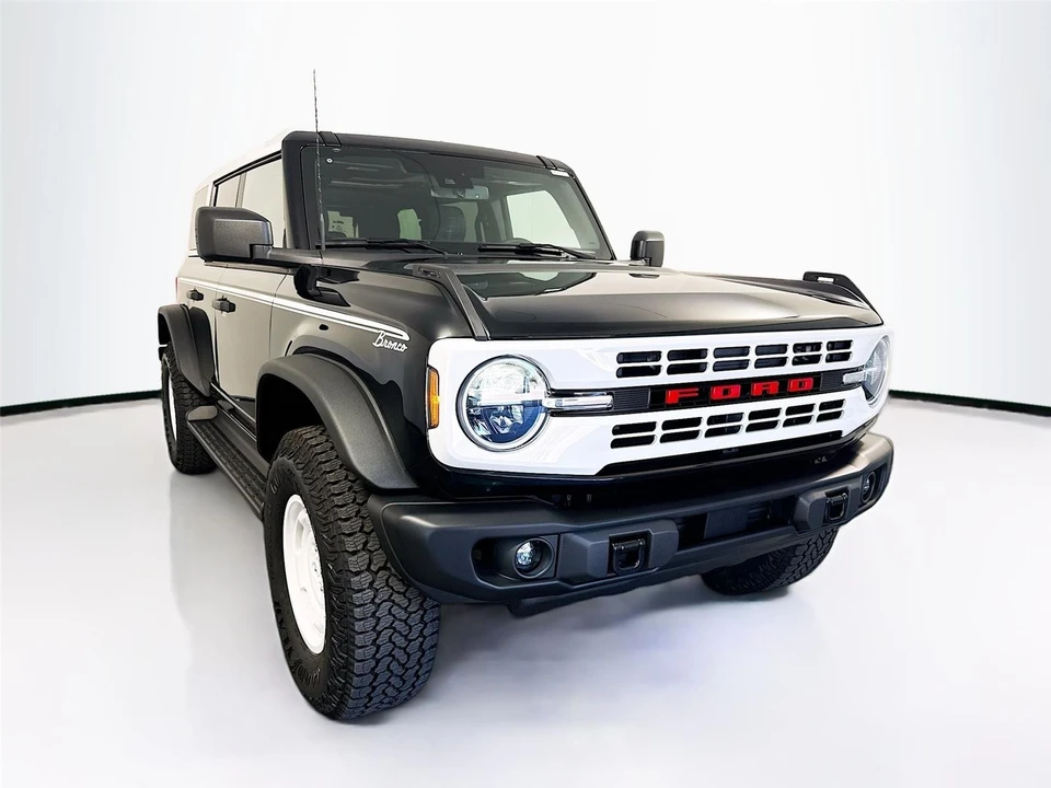 2025 Ford Bronco 6th Gen - Image 29 of 31