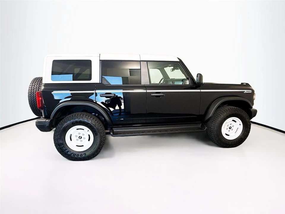 2025 Ford Bronco 6th Gen - Image 28 of 31