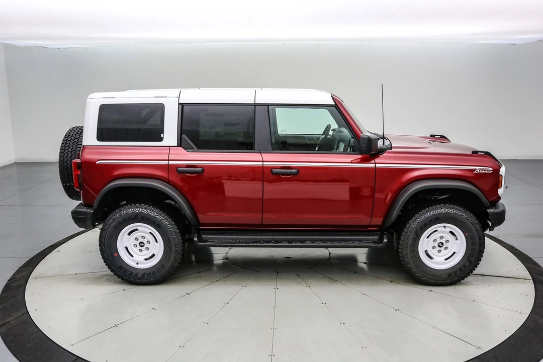 2025 Ford Bronco 6th Gen - Image 4 of 21