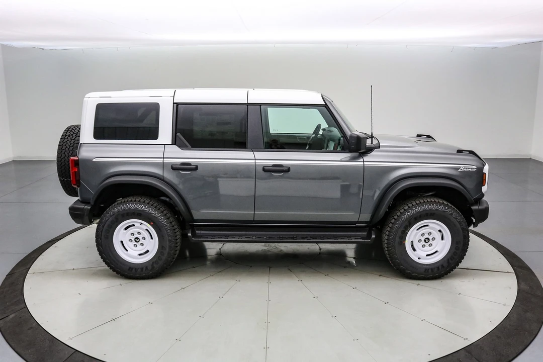 2025 Ford Bronco 6th Gen - Image 4 of 21