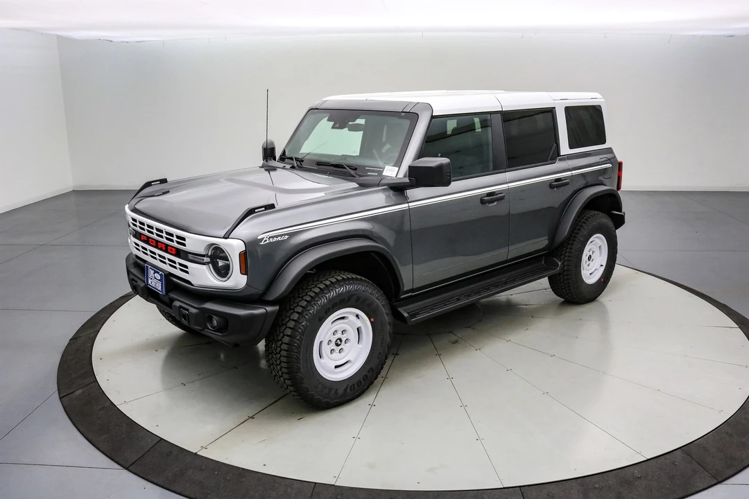 2025 Ford Bronco 6th Gen - Image 9 of 21