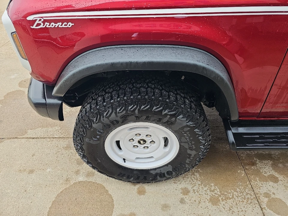 2025 Ford Bronco 6th Gen - Image 16 of 24