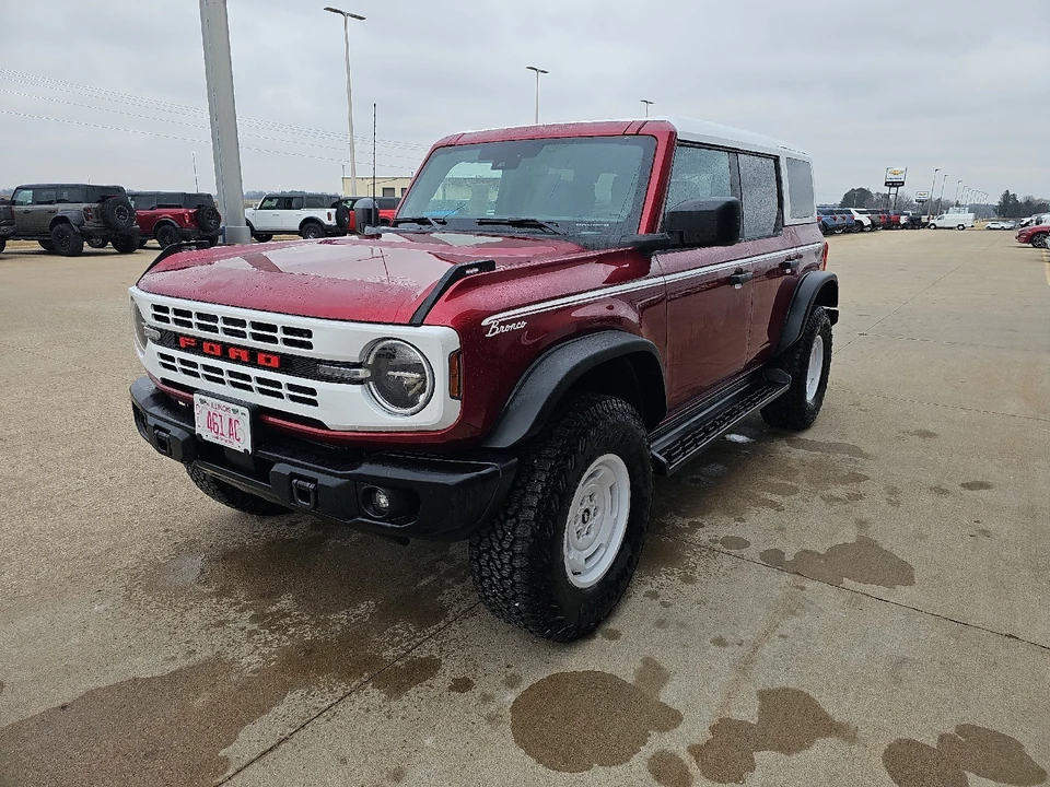 2025 Ford Bronco 6th Gen - Image 17 of 24