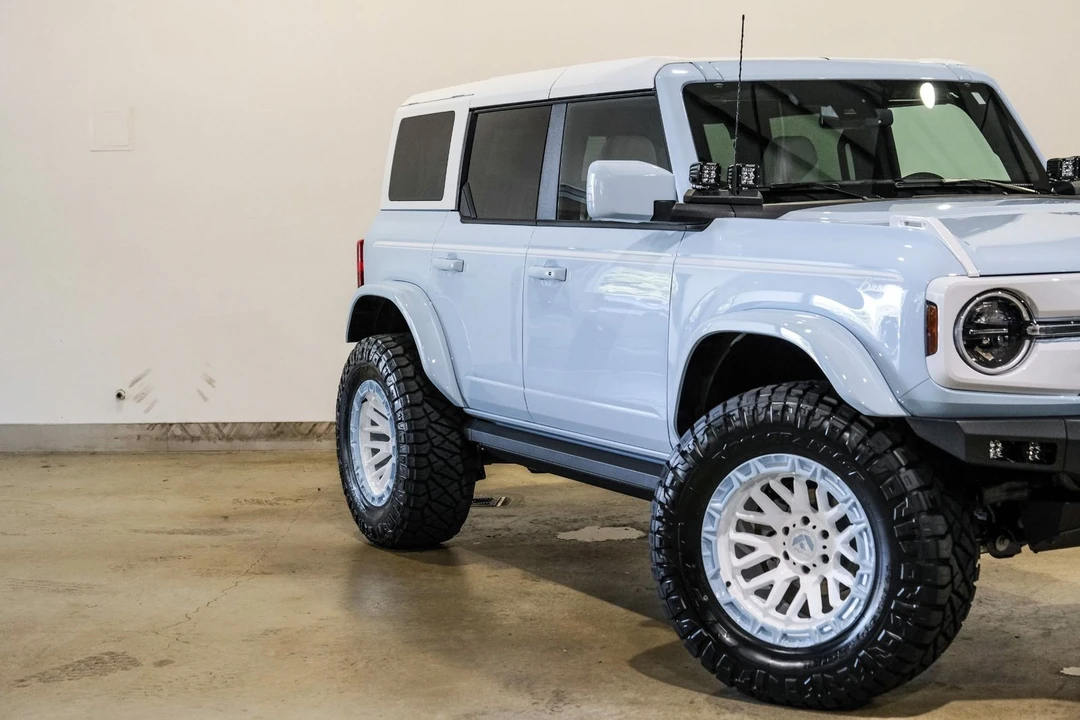 2025 Ford Bronco 6th Gen - Image 10 of 12