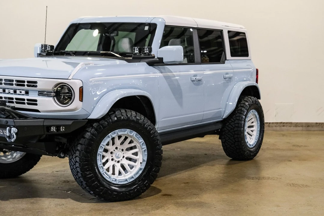 2025 Ford Bronco 6th Gen - Image 6 of 12