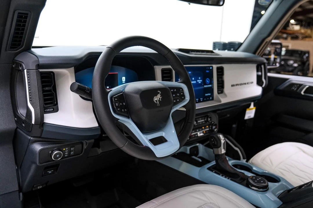 2025 Ford Bronco 6th Gen - Image 2 of 12