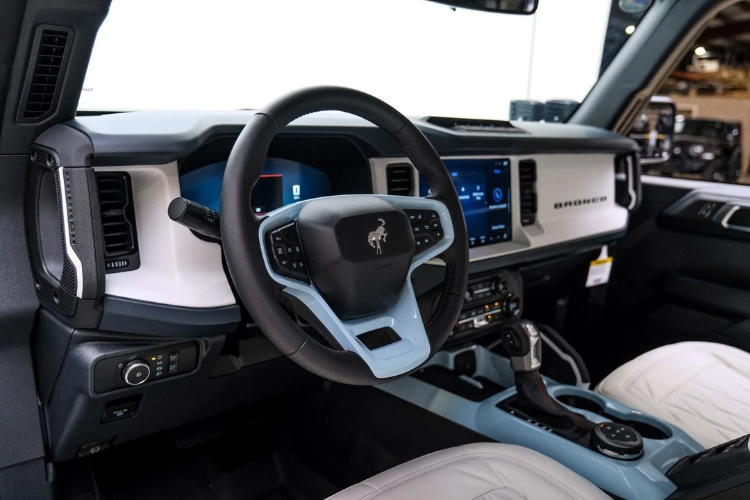 2025 Ford Bronco 6th Gen - Image 11 of 12