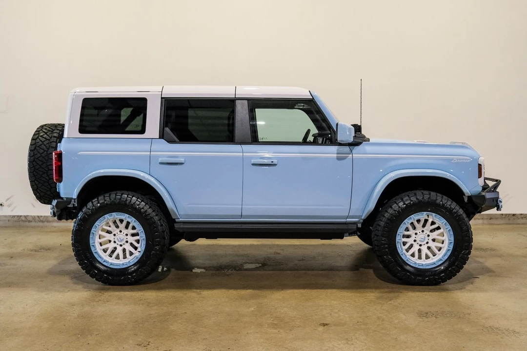 2025 Ford Bronco 6th Gen - Image 5 of 12