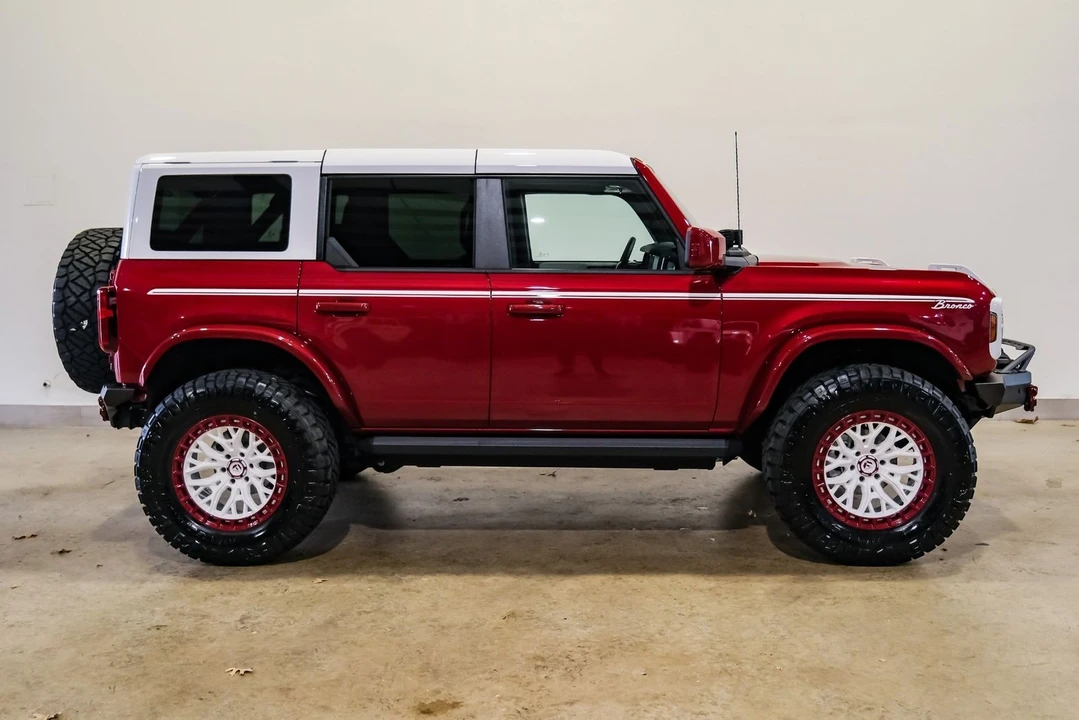 2025 Ford Bronco 6th Gen - Image 6 of 12