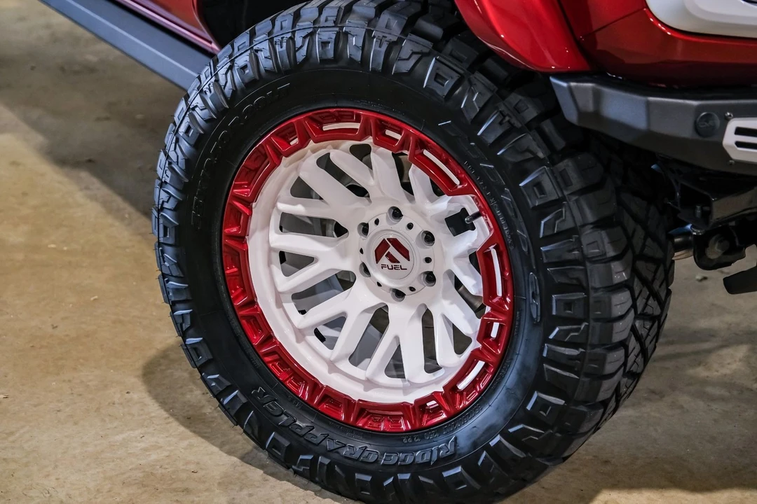 2025 Ford Bronco 6th Gen - Image 10 of 12