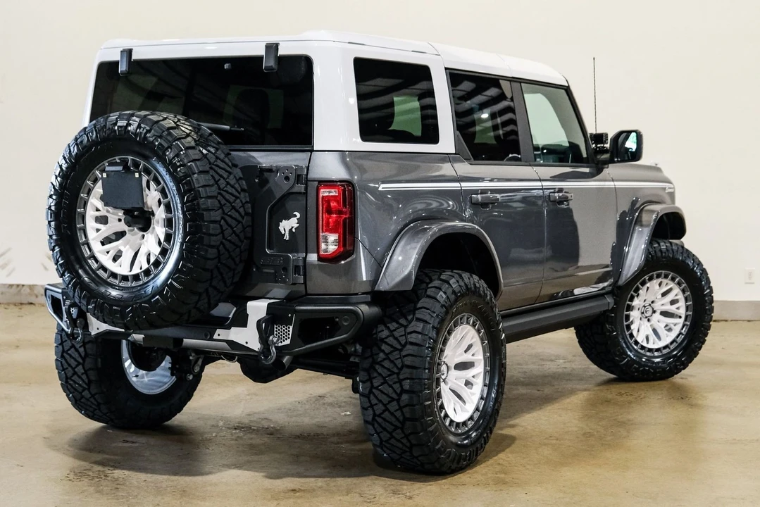 2025 Ford Bronco 6th Gen - Image 6 of 12