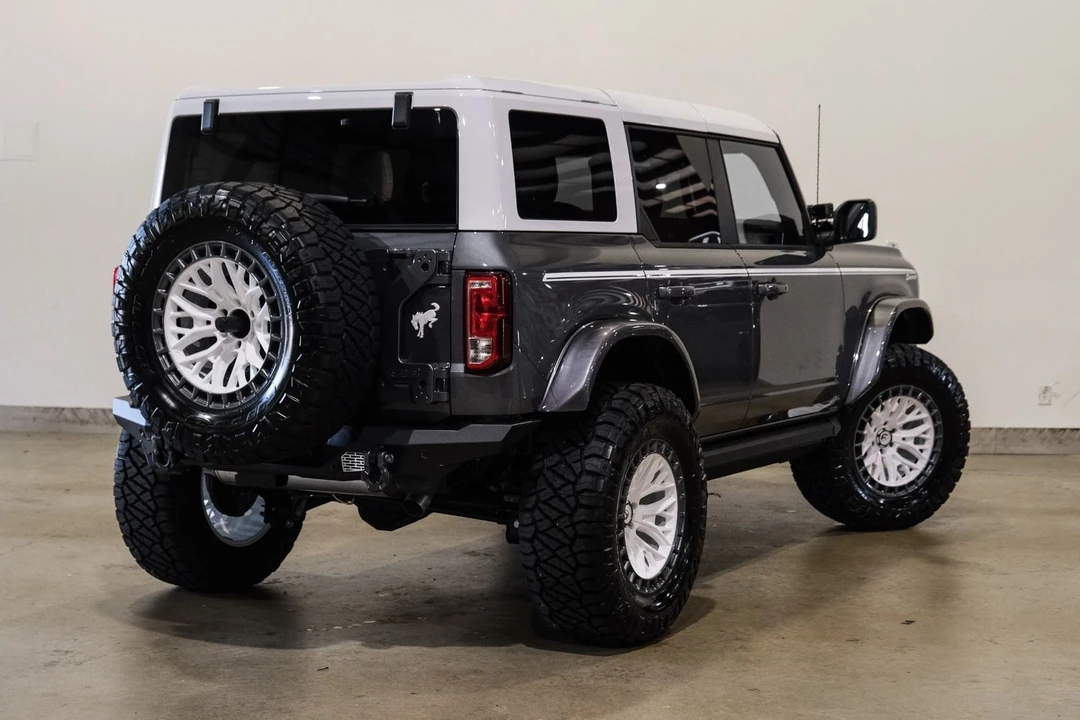 2025 Ford Bronco 6th Gen - Image 5 of 12