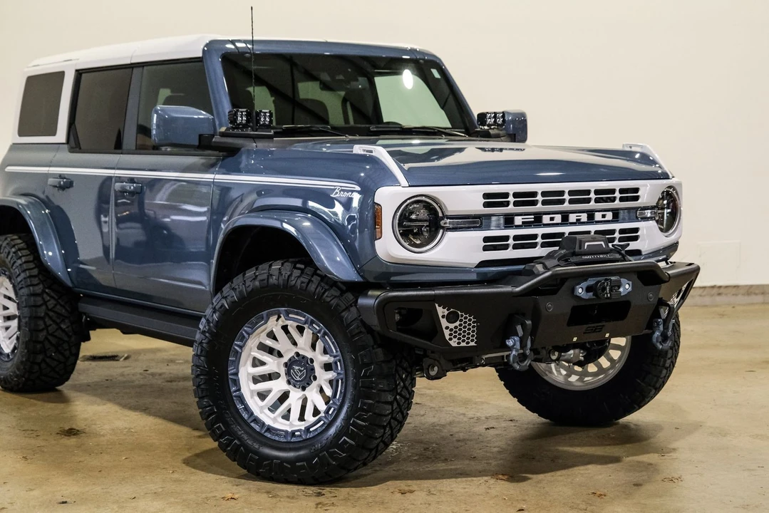 2025 Ford Bronco 6th Gen - Image 11 of 12