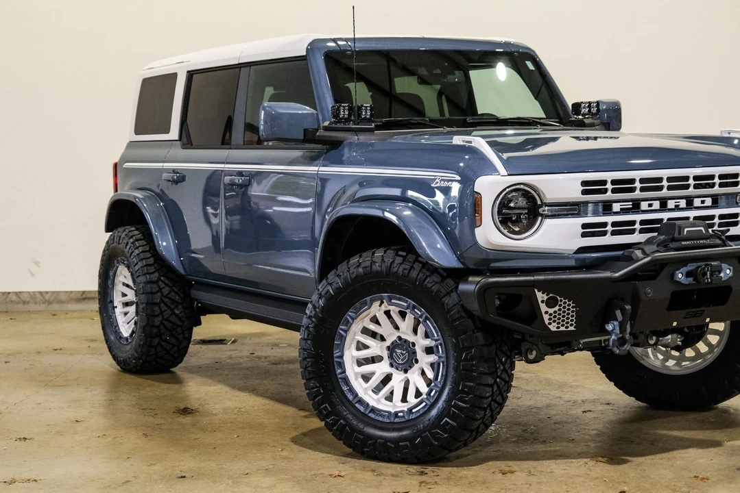 2025 Ford Bronco 6th Gen - Image 10 of 12