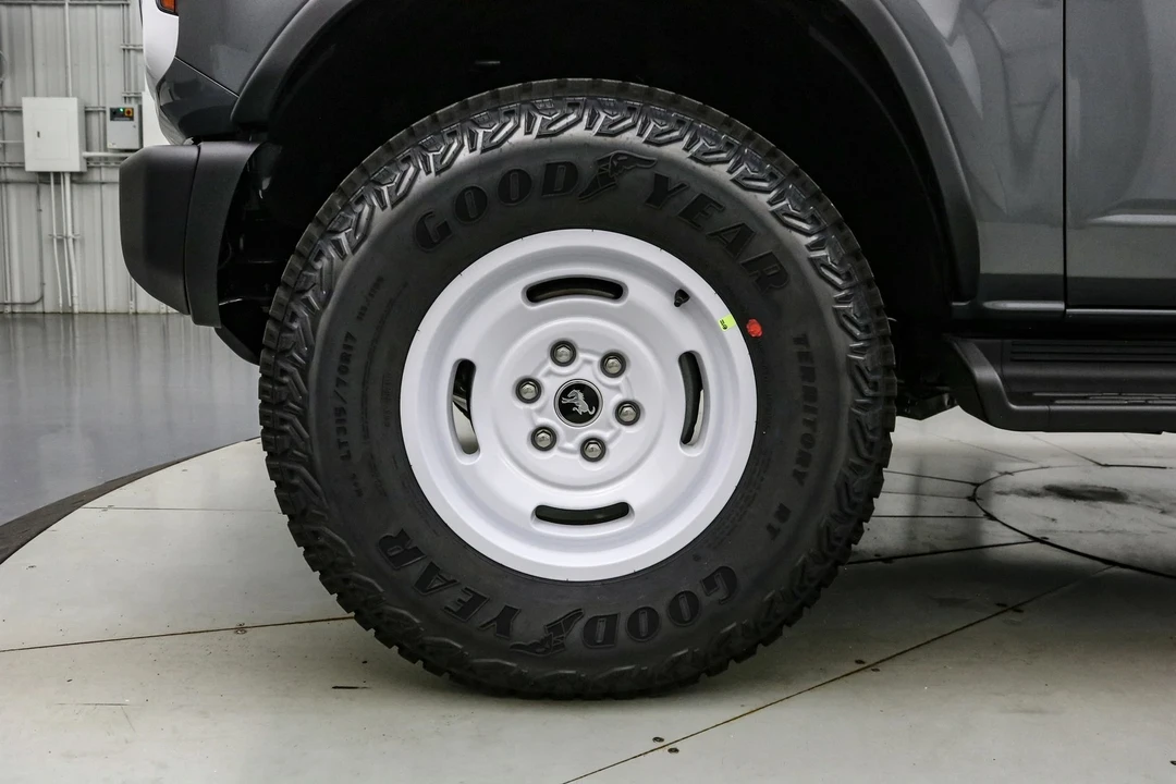 2025 Ford Bronco 6th Gen - Image 11 of 21