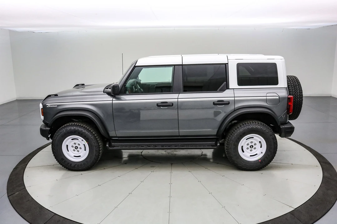 2025 Ford Bronco 6th Gen - Image 8 of 21