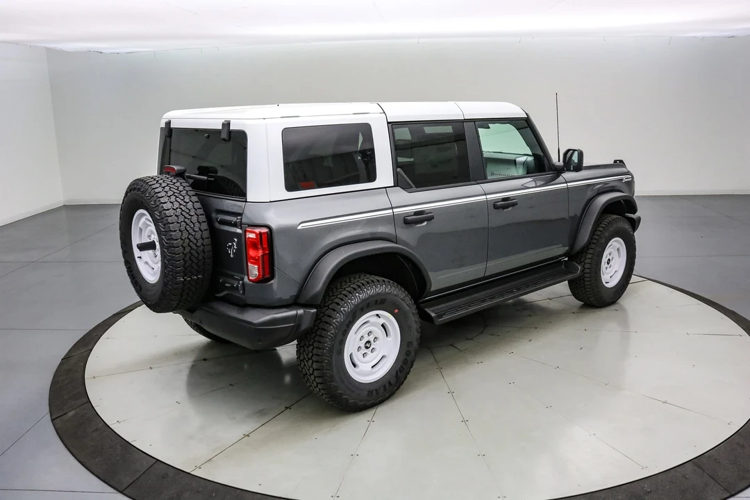 2025 Ford Bronco 6th Gen - Image 5 of 21