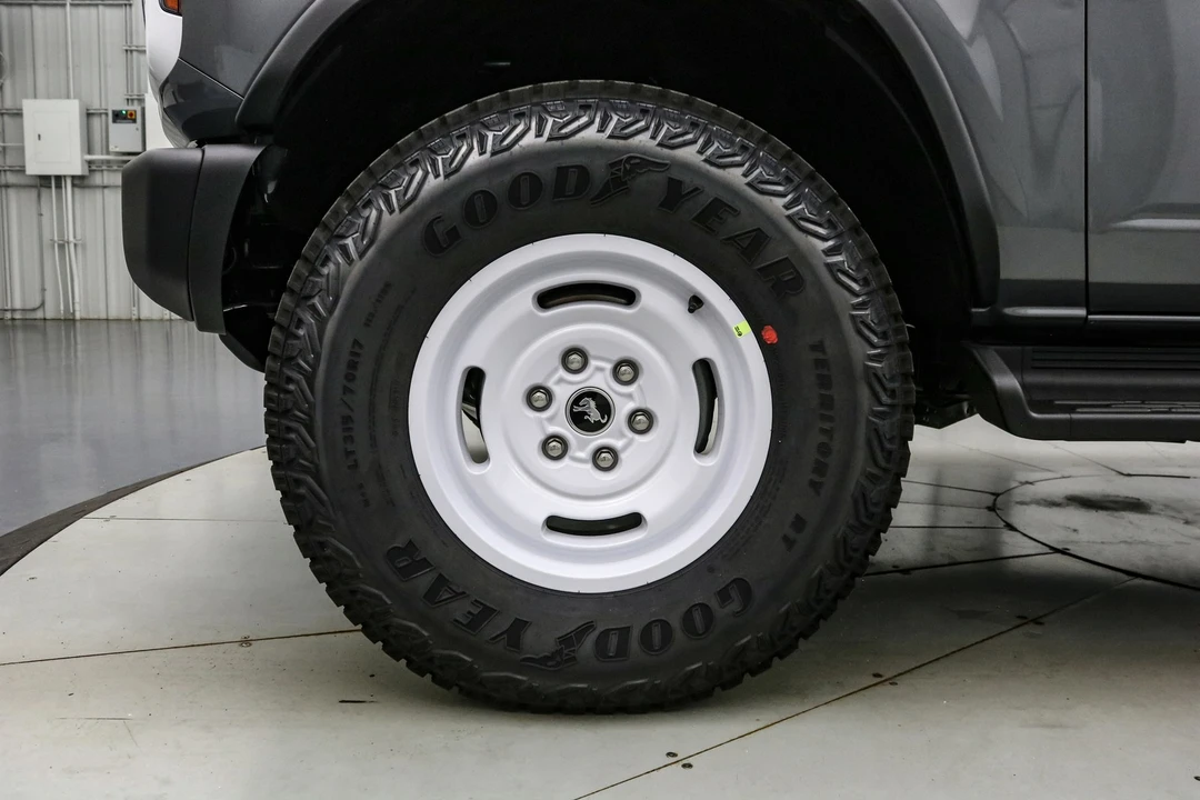 2025 Ford Bronco 6th Gen - Image 11 of 21