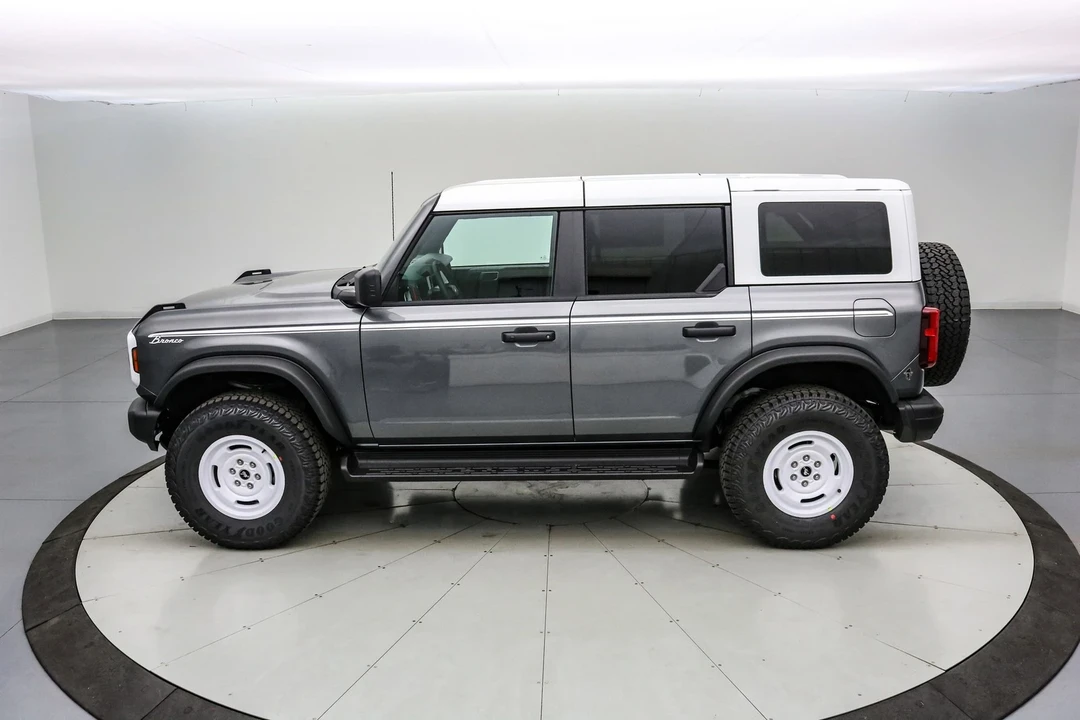 2025 Ford Bronco 6th Gen - Image 8 of 21