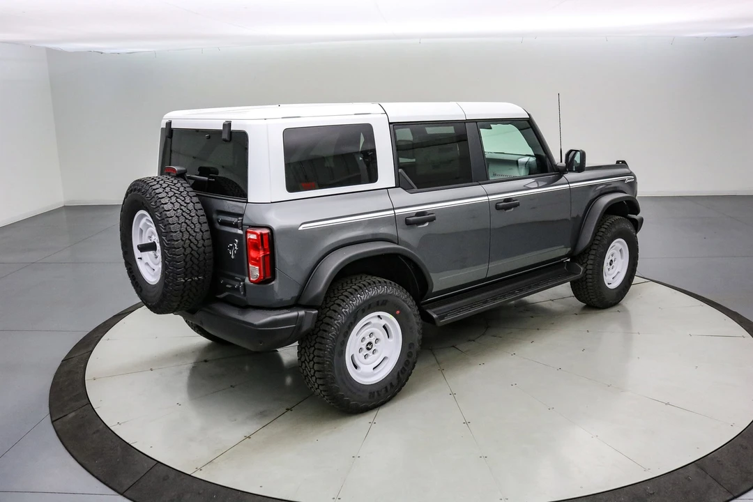 2025 Ford Bronco 6th Gen - Image 5 of 21