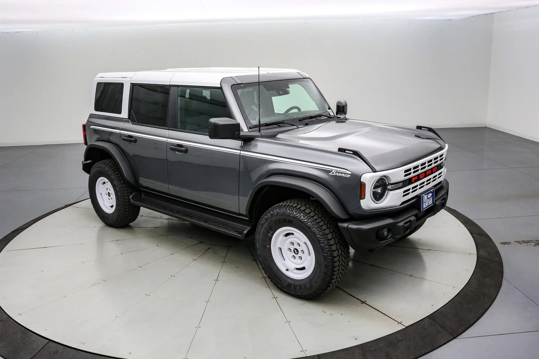2025 Ford Bronco 6th Gen - Image 2 of 21