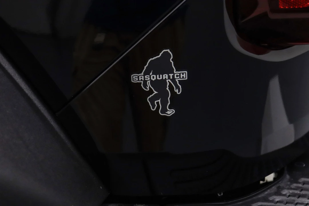 2025 Ford Bronco 6th Gen - Image 15 of 21