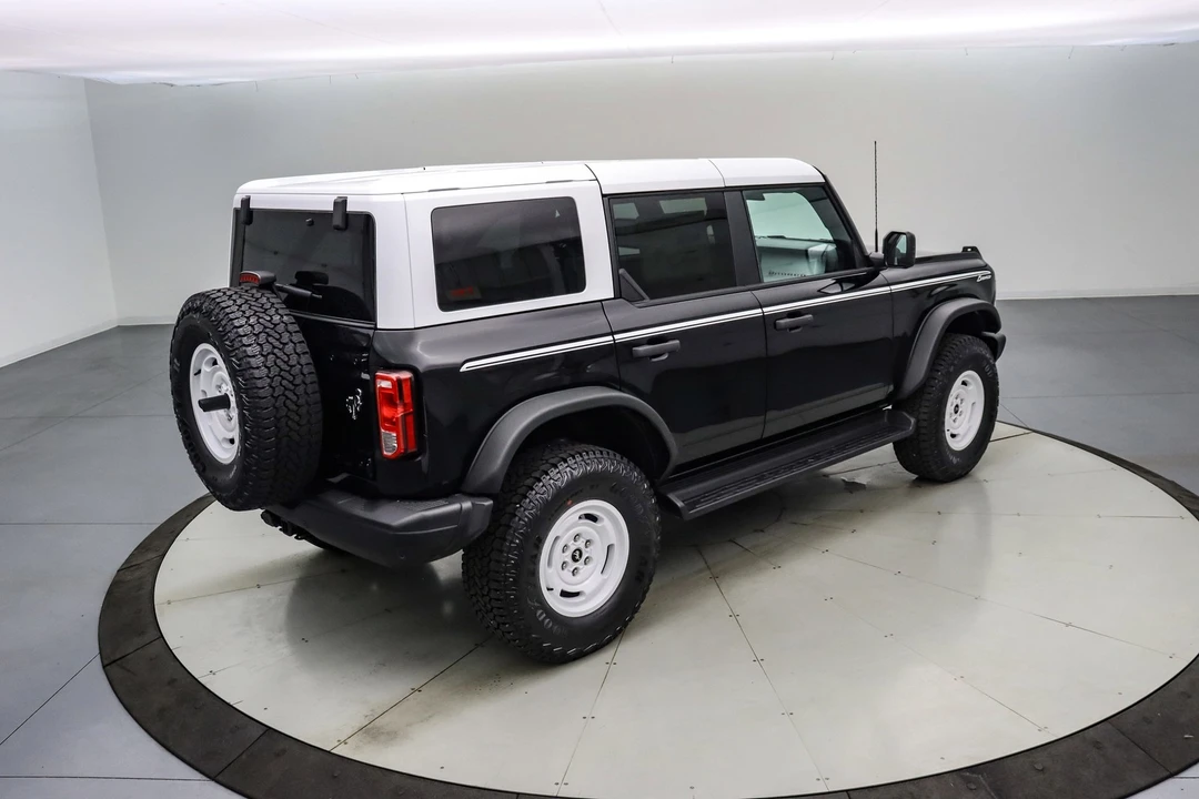 2025 Ford Bronco 6th Gen - Image 5 of 21