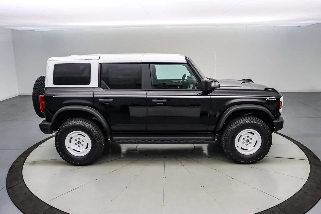 2025 Ford Bronco 6th Gen - Image 4 of 21